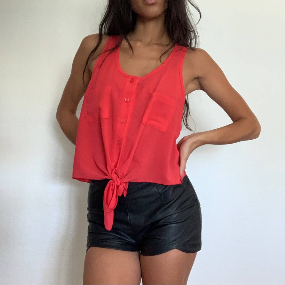 Razor back cropped top